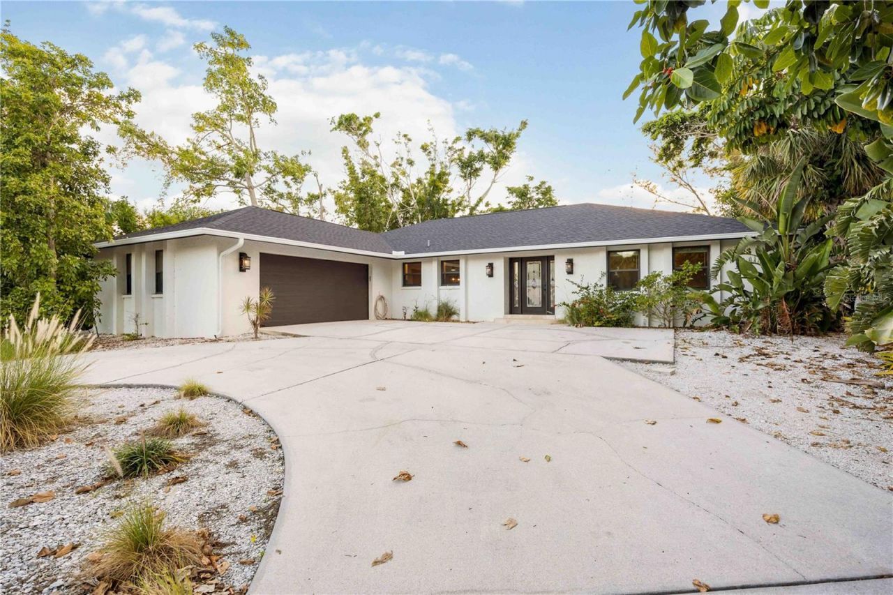 635 Tropical Circle, Sarasota, FL 34242 Photo