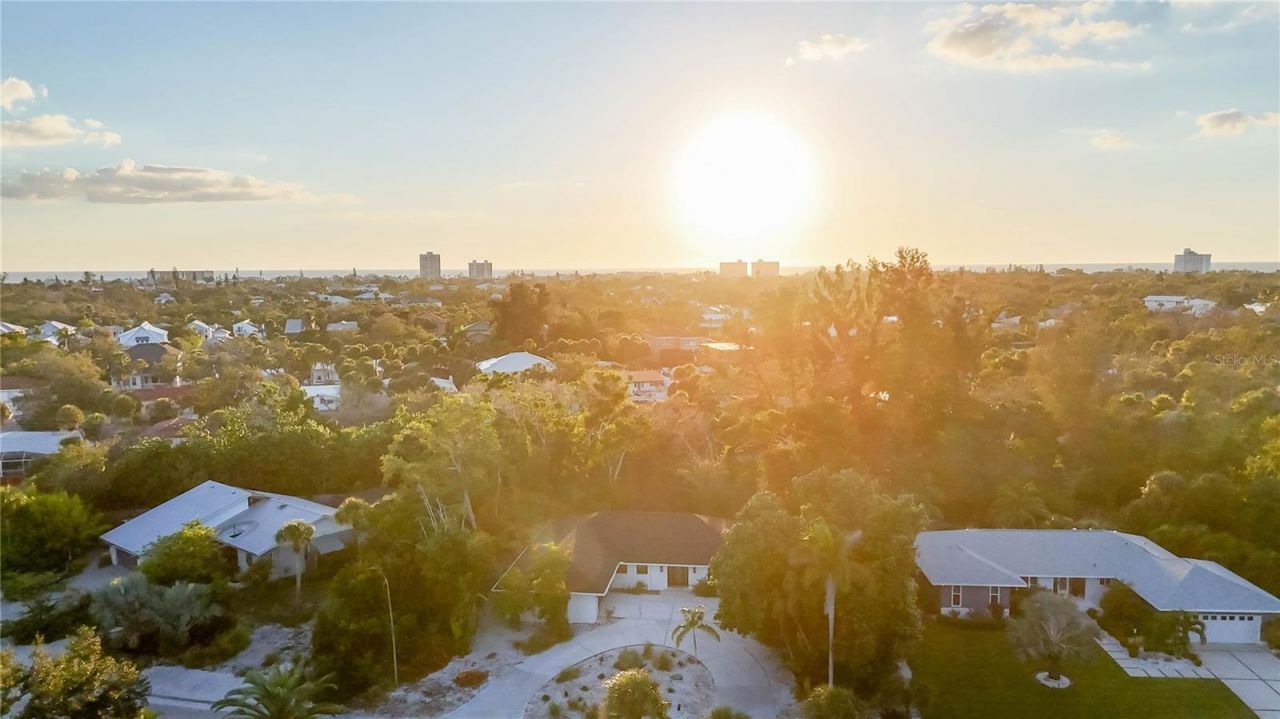635 Tropical Circle, Sarasota, FL 34242 Photo