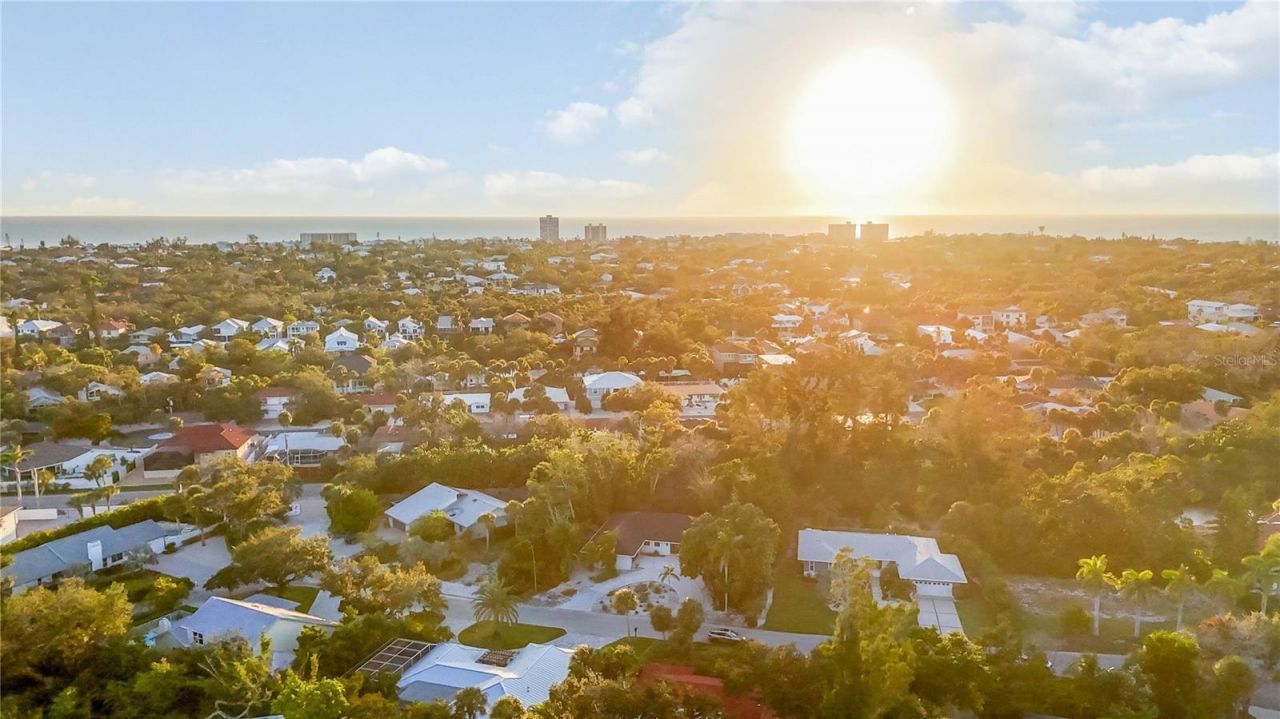 635 Tropical Circle, Sarasota, FL 34242 Photo