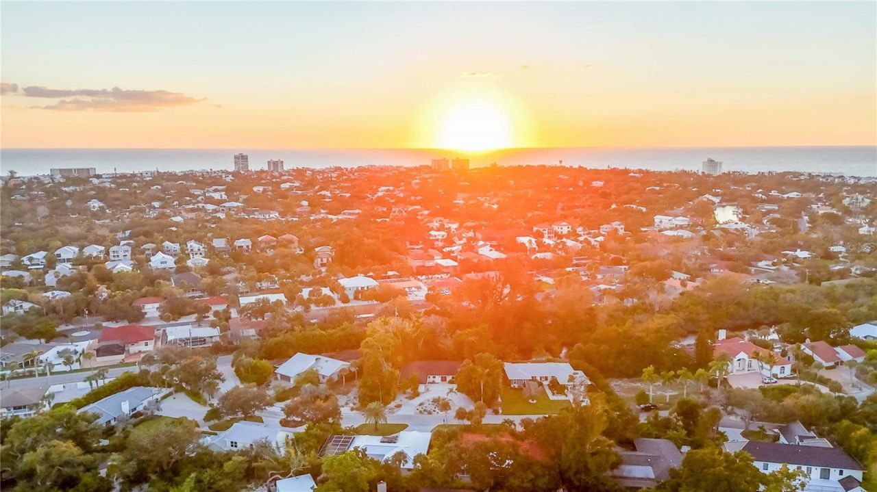 635 Tropical Circle, Sarasota, FL 34242 Photo