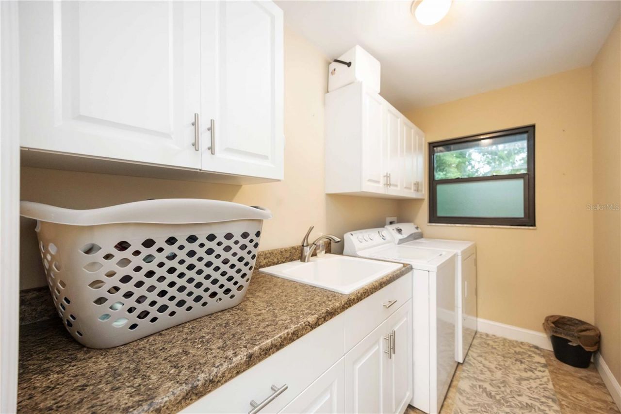 635 Tropical Circle, Sarasota, FL 34242 Photo