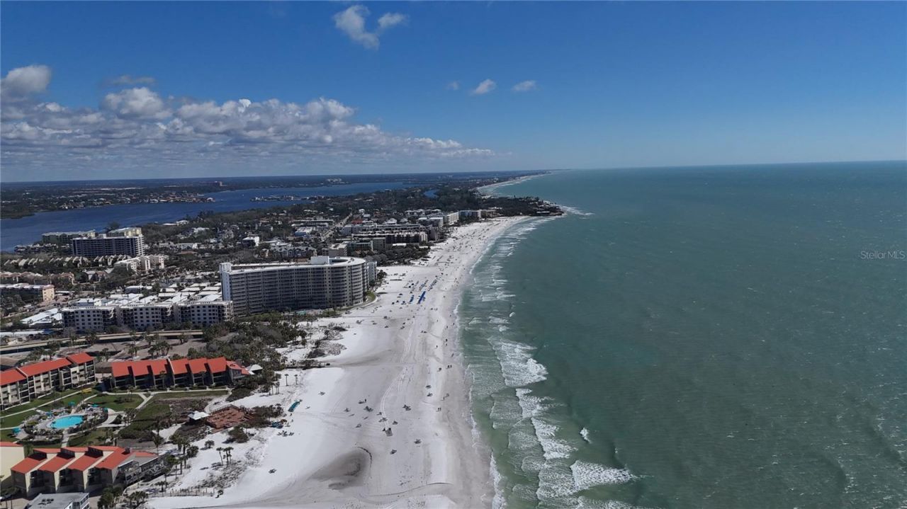 635 Tropical Circle, Sarasota, FL 34242 Photo