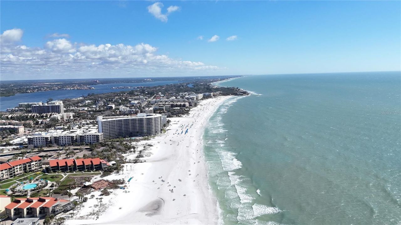 635 Tropical Circle, Sarasota, FL 34242 Photo