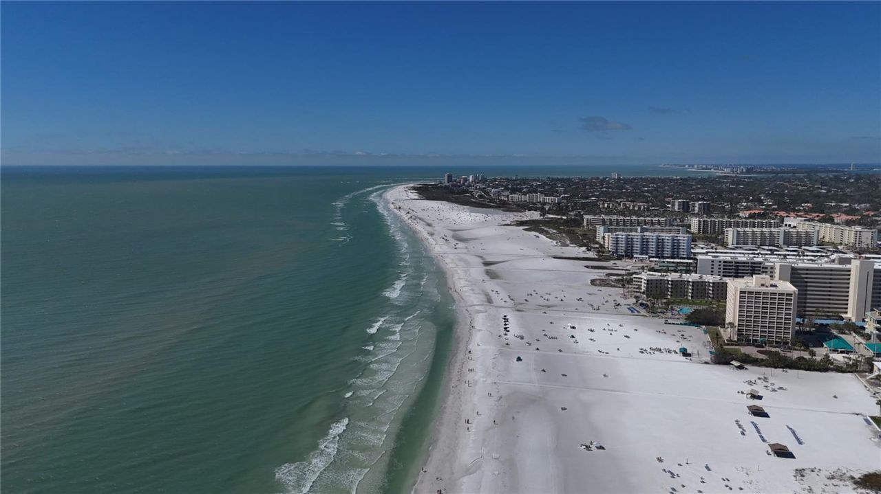 635 Tropical Circle, Sarasota, FL 34242 Photo