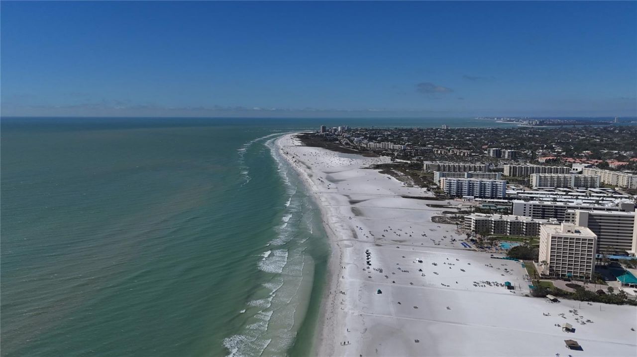 635 Tropical Circle, Sarasota, FL 34242 Photo