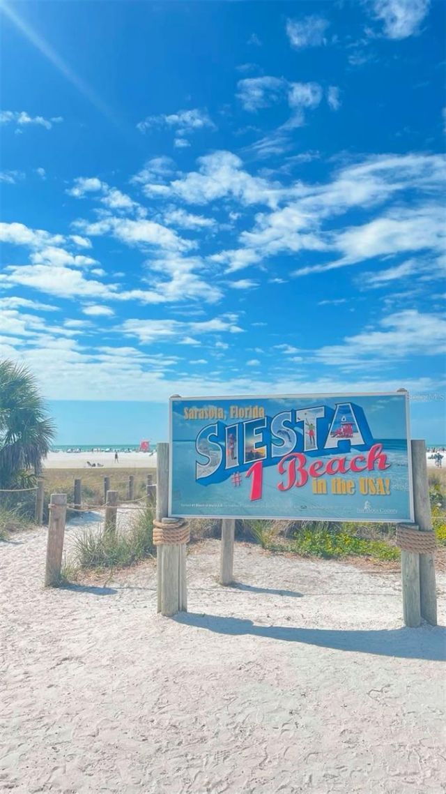 635 Tropical Circle, Sarasota, FL 34242 Photo