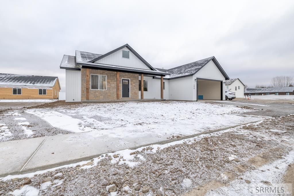 286 Camas Street, Sugar City, ID 83448 Main Photo