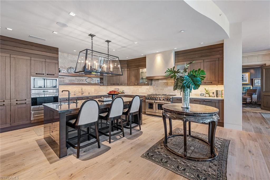 13675 Vanderbilt Dr, Unit 1107, Naples, FL 34110 Photo