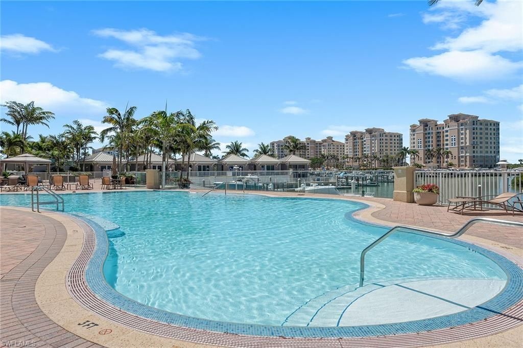 13675 Vanderbilt Dr, Unit 1107, Naples, FL 34110 Photo