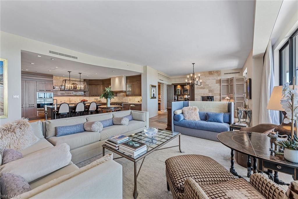 13675 Vanderbilt Dr, Unit 1107, Naples, FL 34110 Photo