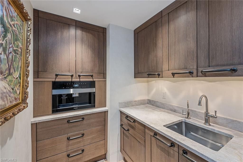 13675 Vanderbilt Dr, Unit 1107, Naples, FL 34110 Photo