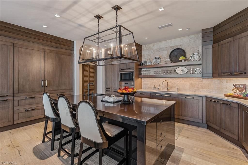 13675 Vanderbilt Dr, Unit 1107, Naples, FL 34110 Photo