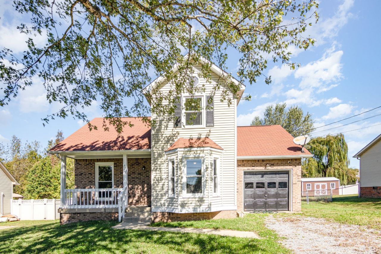 615 Doane Dr, Clarksville, TN 37042 Main Photo