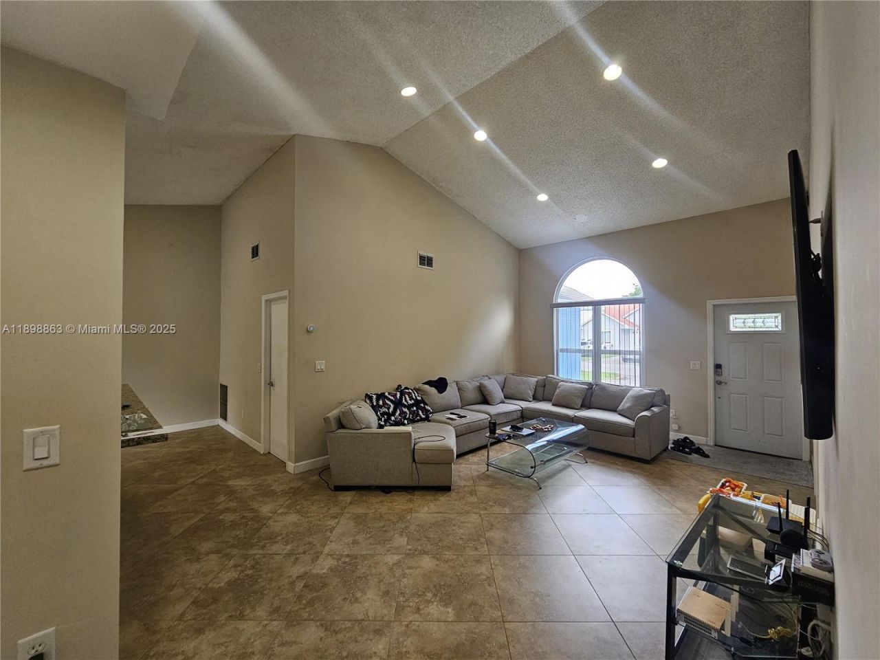 8660 SW 14th St, Pembroke Pines, FL 33025 Photo