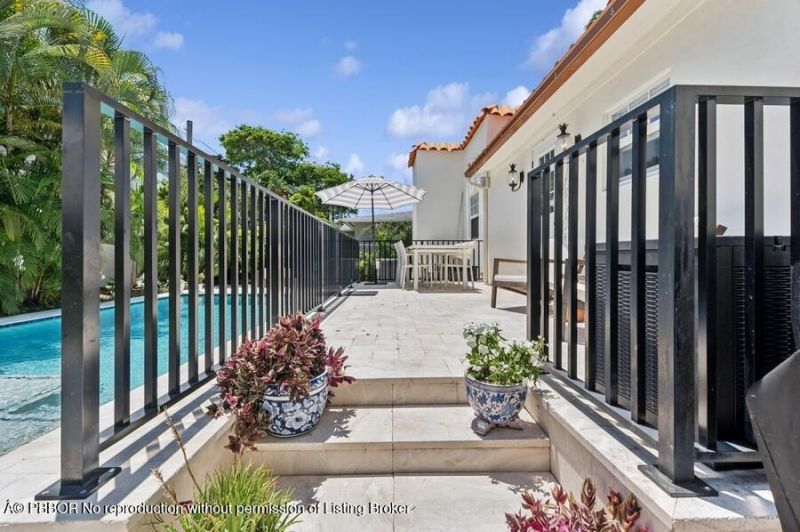 310 Almeria Road, West Palm Beach, FL 33405 Photo