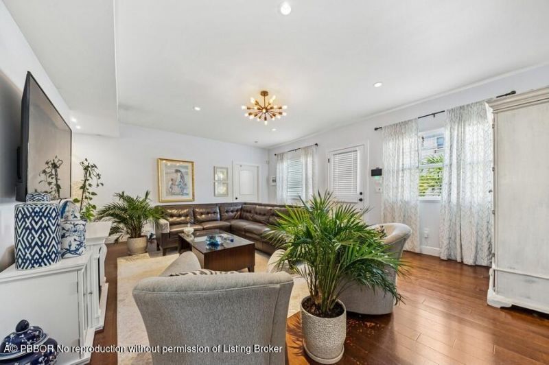 310 Almeria Road, West Palm Beach, FL 33405 Photo