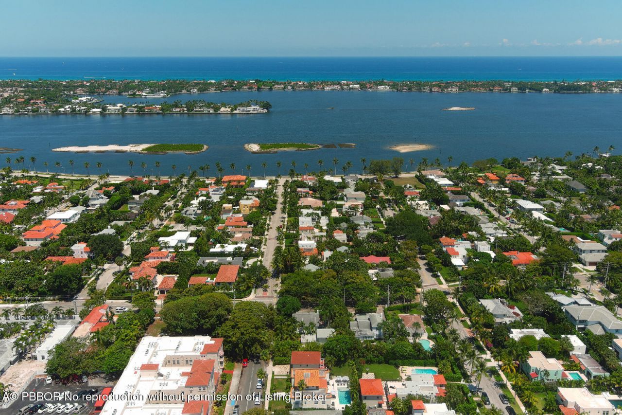 310 Almeria Road, West Palm Beach, FL 33405 Photo