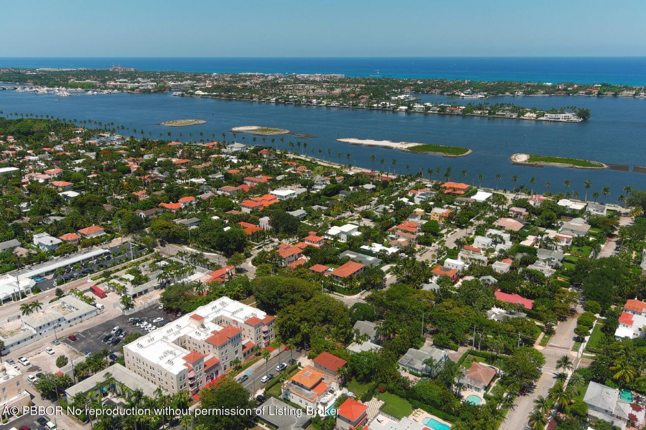 310 Almeria Road, West Palm Beach, FL 33405 Photo