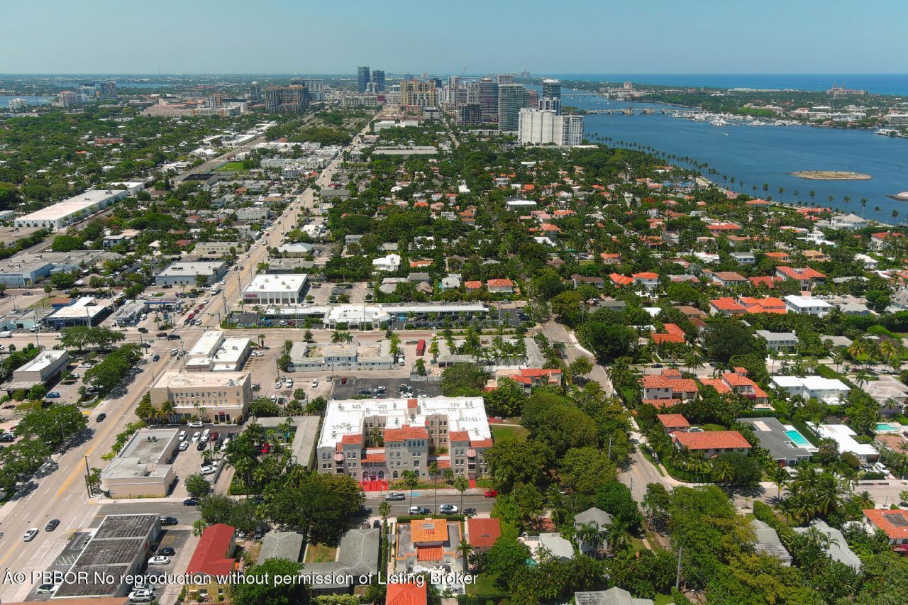 310 Almeria Road, West Palm Beach, FL 33405 Photo