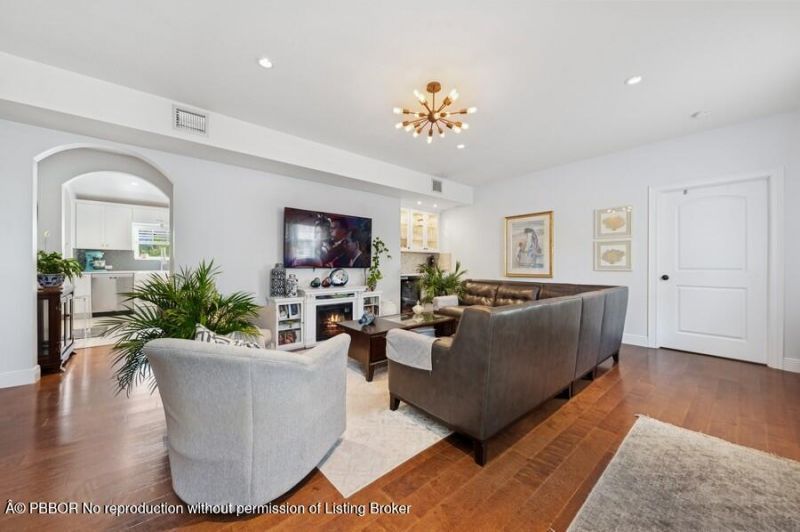 310 Almeria Road, West Palm Beach, FL 33405 Photo