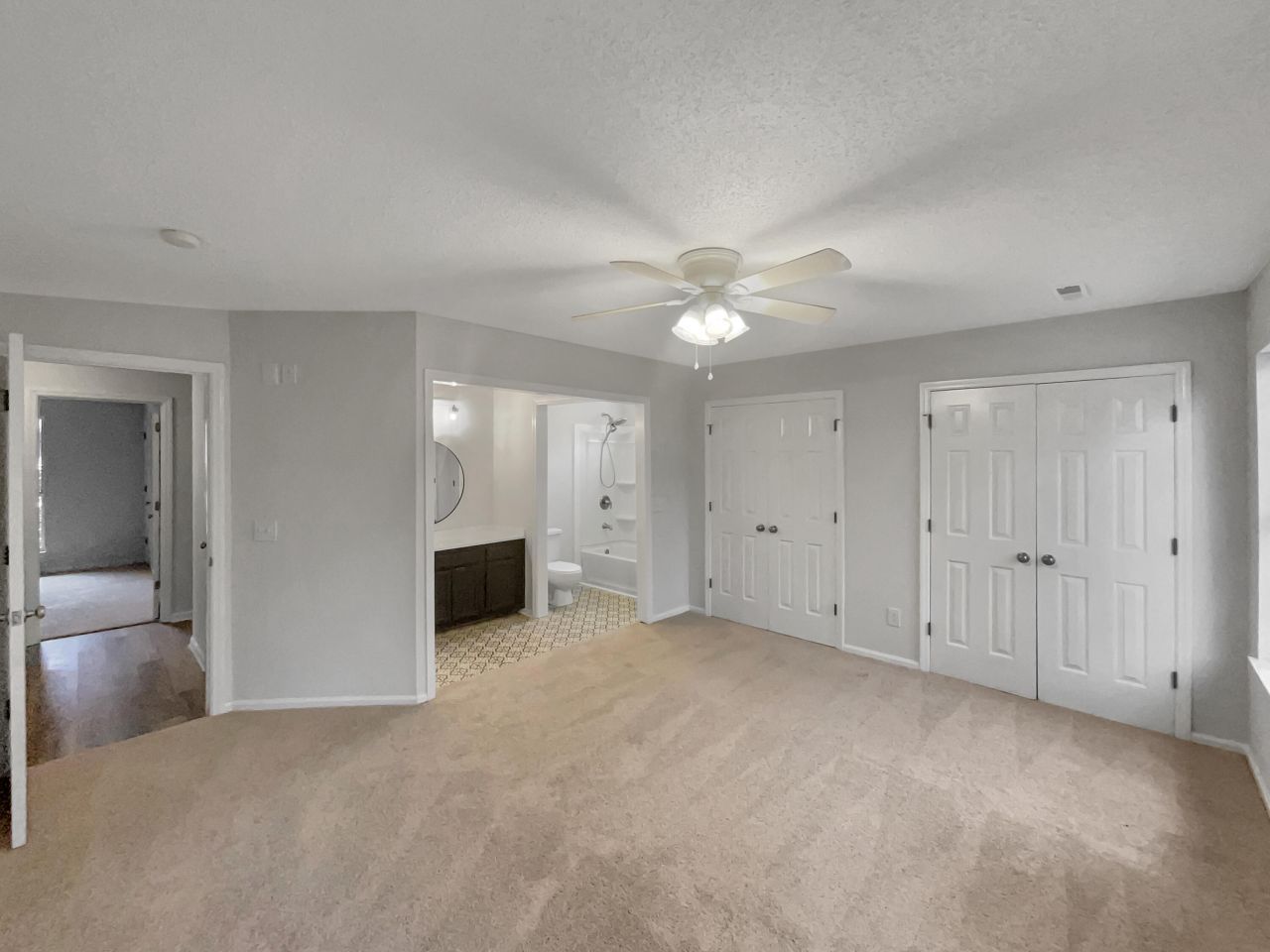 105 Nottingham Court Photo 10