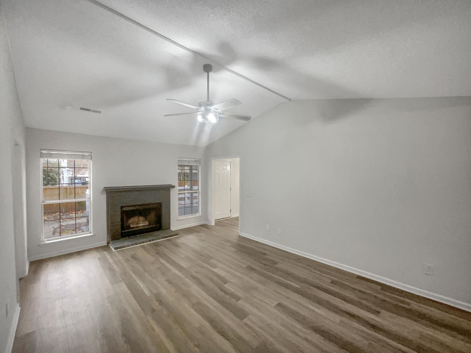 105 Nottingham Court Photo 11