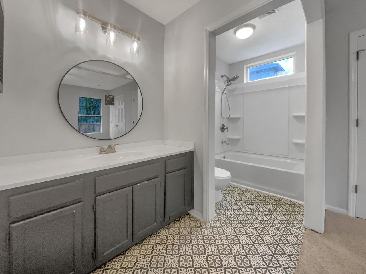 105 Nottingham Court Photo 11