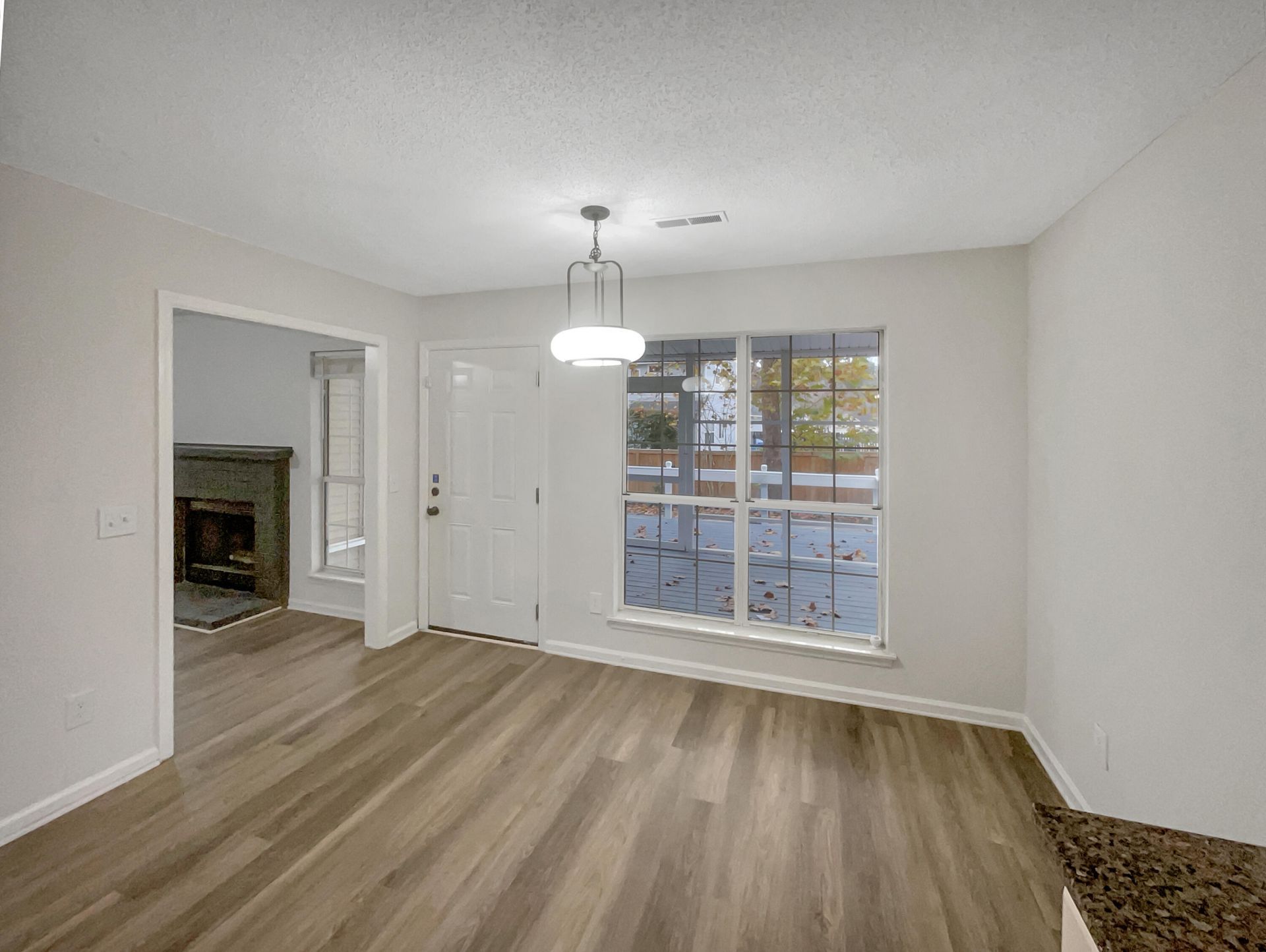 105 Nottingham Court Photo 12