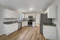 105 Nottingham Court photo 4