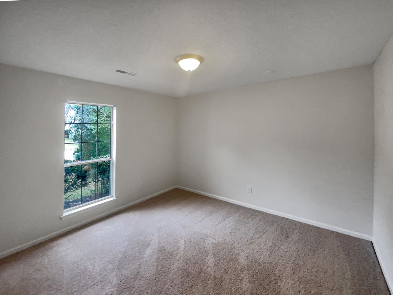 105 Nottingham Court Photo 4