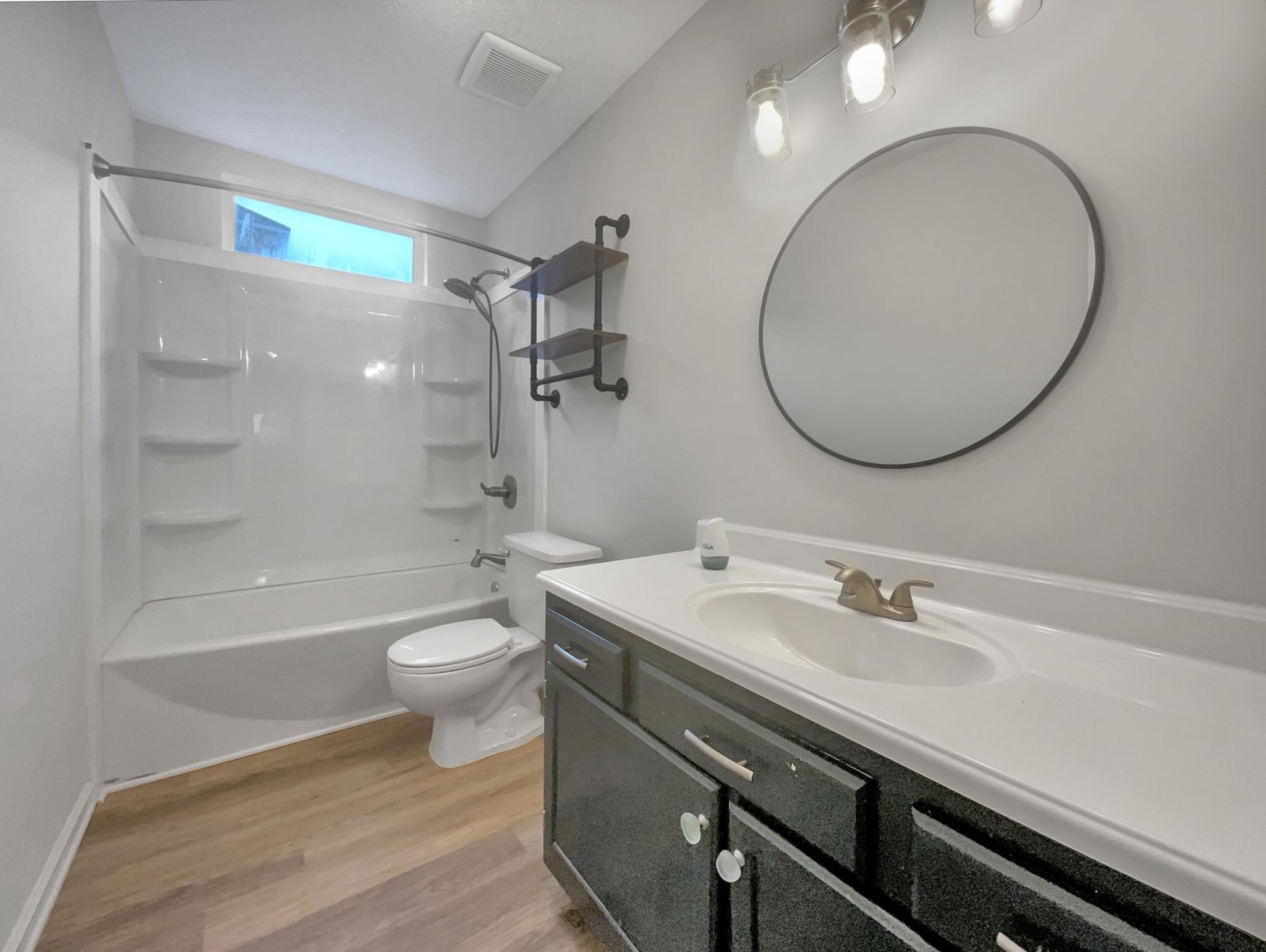 105 Nottingham Court Photo 5