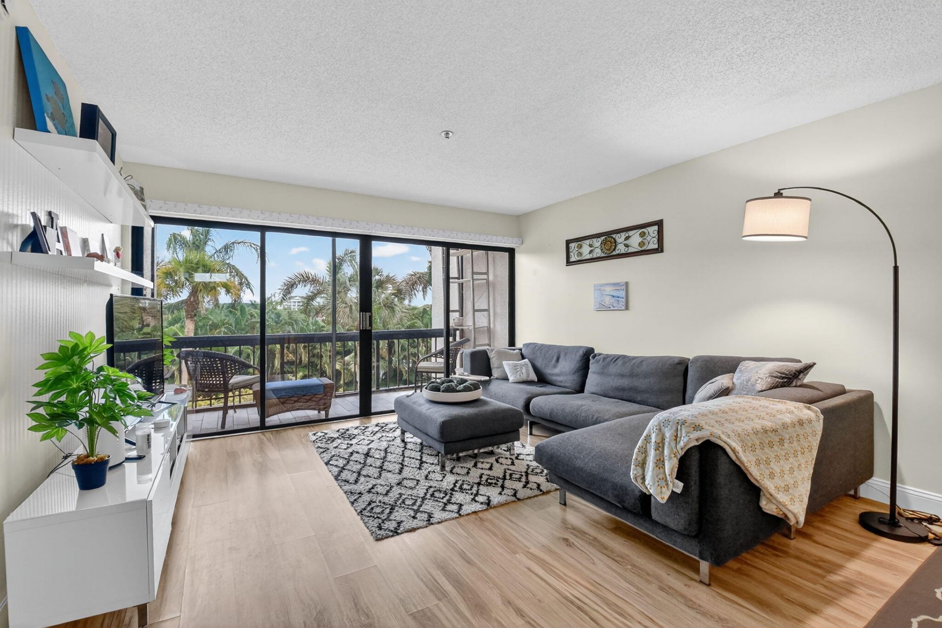 3000 Presidential Way, Unit 303, West Palm Beach, FL 33401 Photo