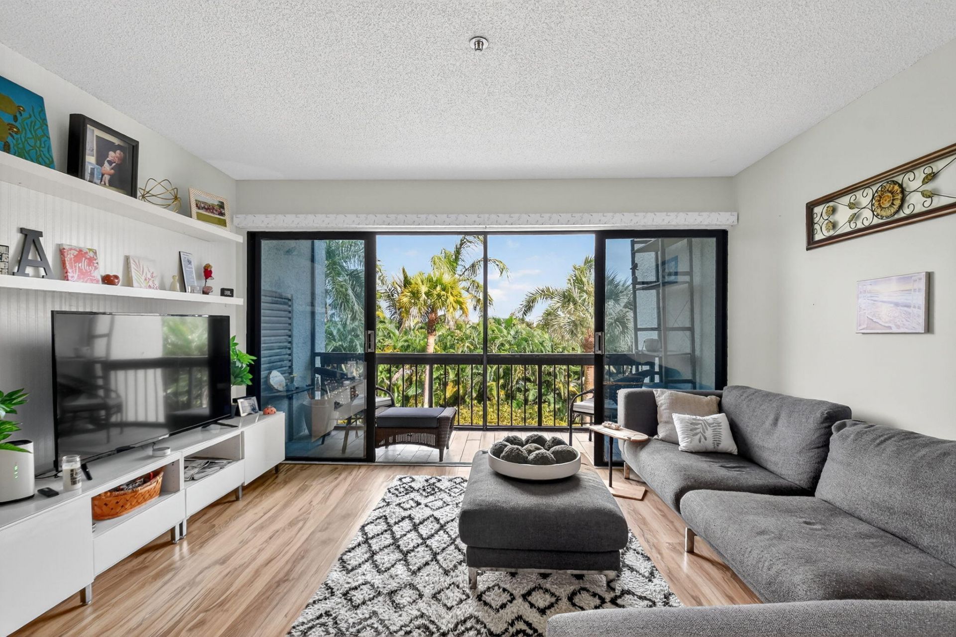 3000 Presidential Way, Unit 303, West Palm Beach, FL 33401 Photo