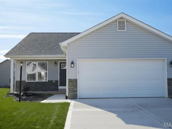 1016 Fox Manor Court, Staunton, IL 62088