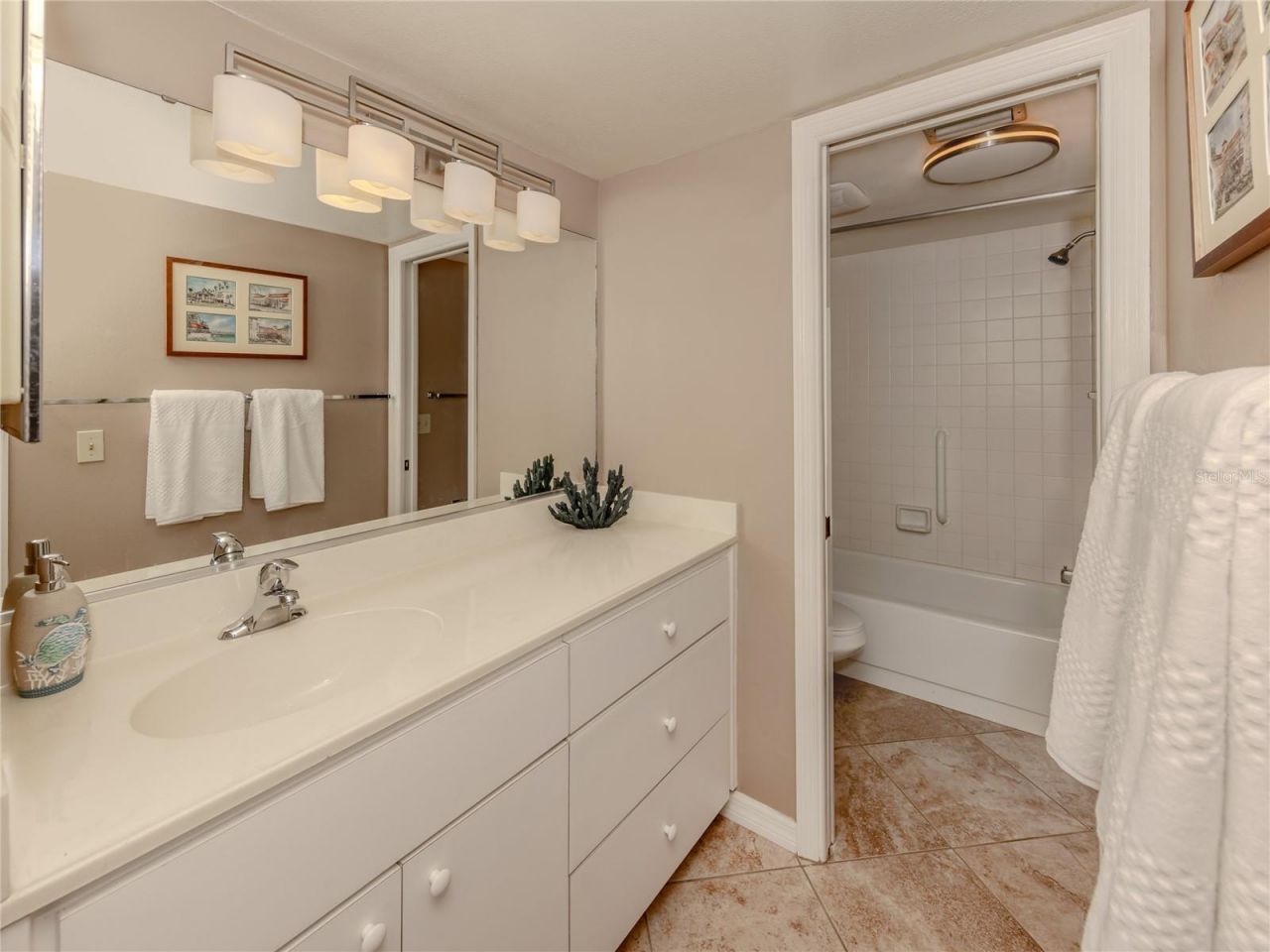 437 Cerromar Lane, Unit 312, Venice, FL 34293 Photo