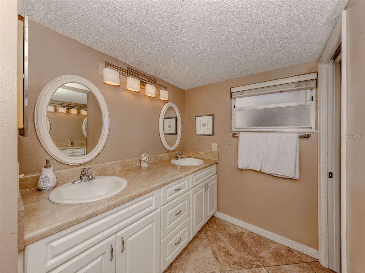 437 Cerromar Lane, Unit 312, Venice, FL 34293 Photo