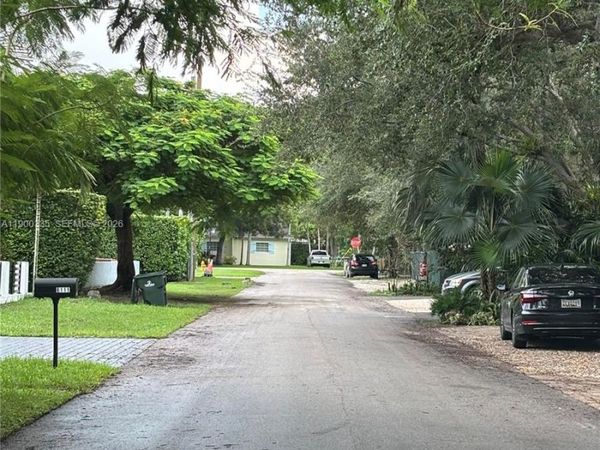 6102 SW 58th St, Unit B, South Miami, FL 33143