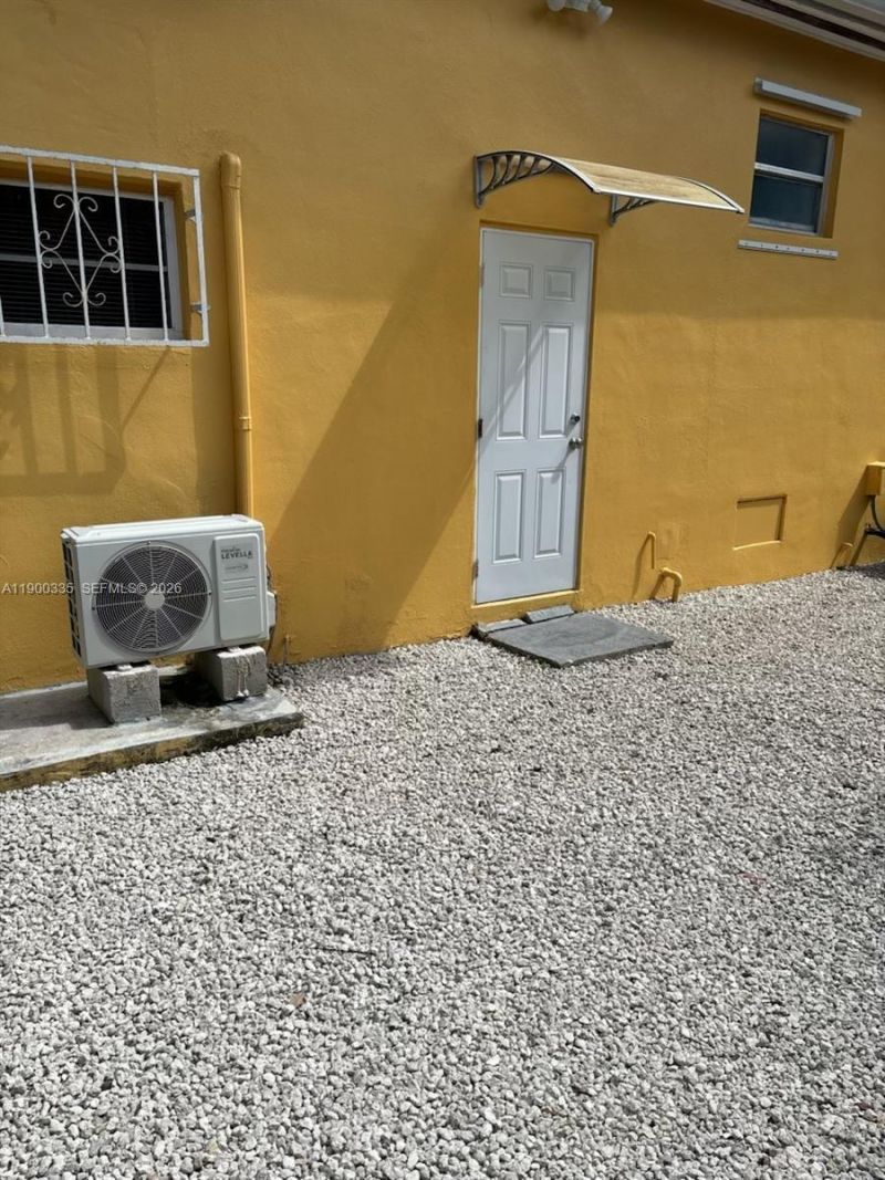 6102 SW 58th St, Unit B, South Miami, FL 33143 Photo