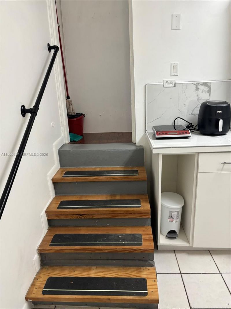 6102 SW 58th St, Unit B, South Miami, FL 33143 Photo