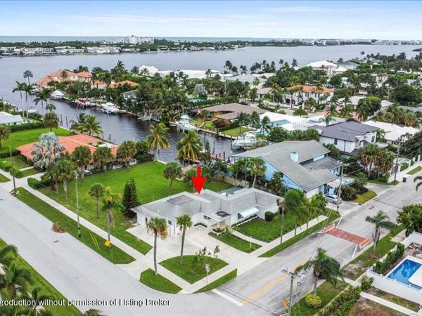 2412 N Lakeside Drive, Lake Worth, FL 33460