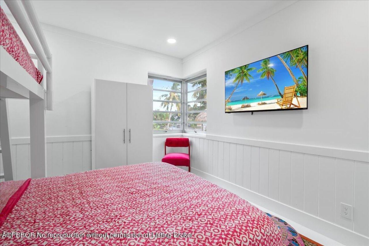 2412 N Lakeside Drive, Lake Worth, FL 33460 Photo