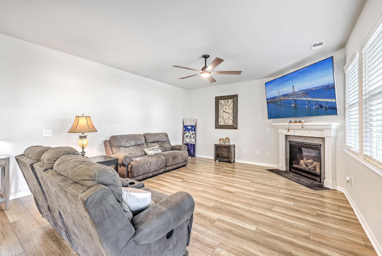 81 Red Bluff Street Photo 11