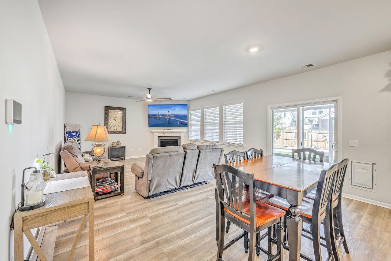 81 Red Bluff Street Photo 15