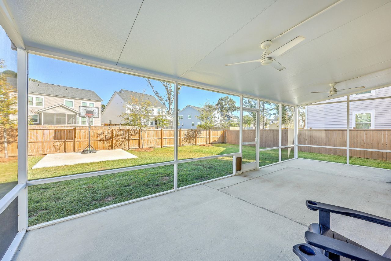 81 Red Bluff Street Photo 32