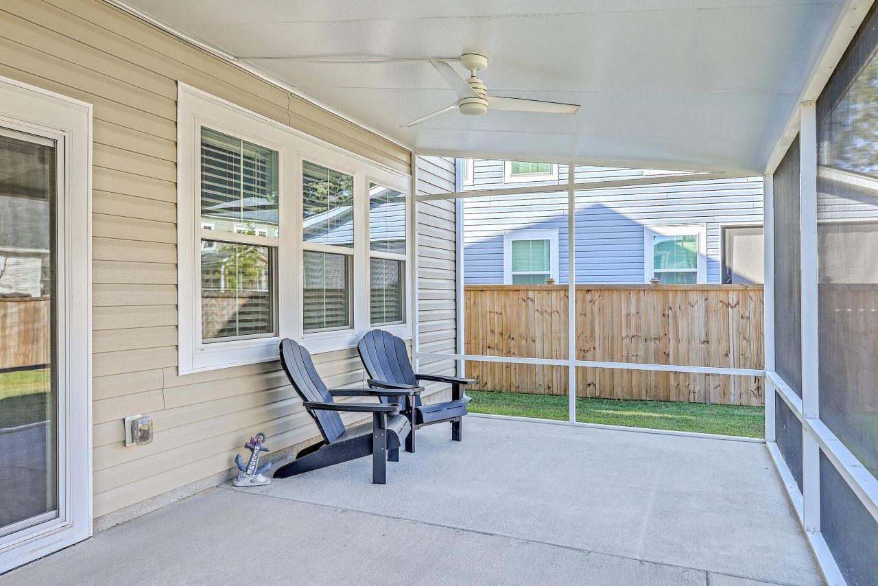 81 Red Bluff Street Photo 33