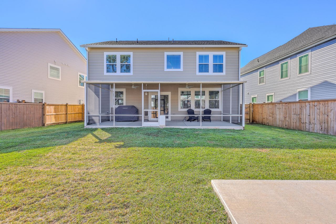 81 Red Bluff Street Photo 35