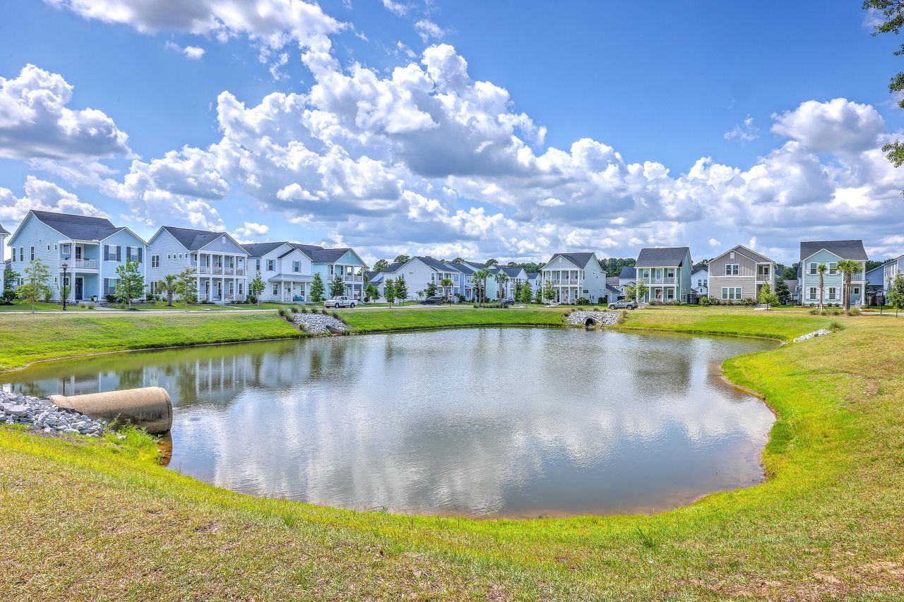 81 Red Bluff Street Photo 36