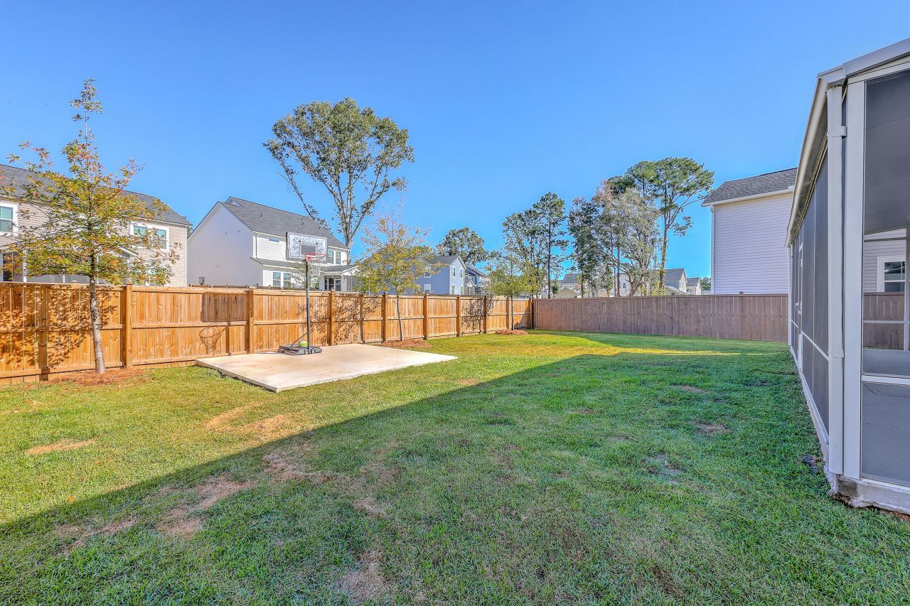 81 Red Bluff Street Photo 39