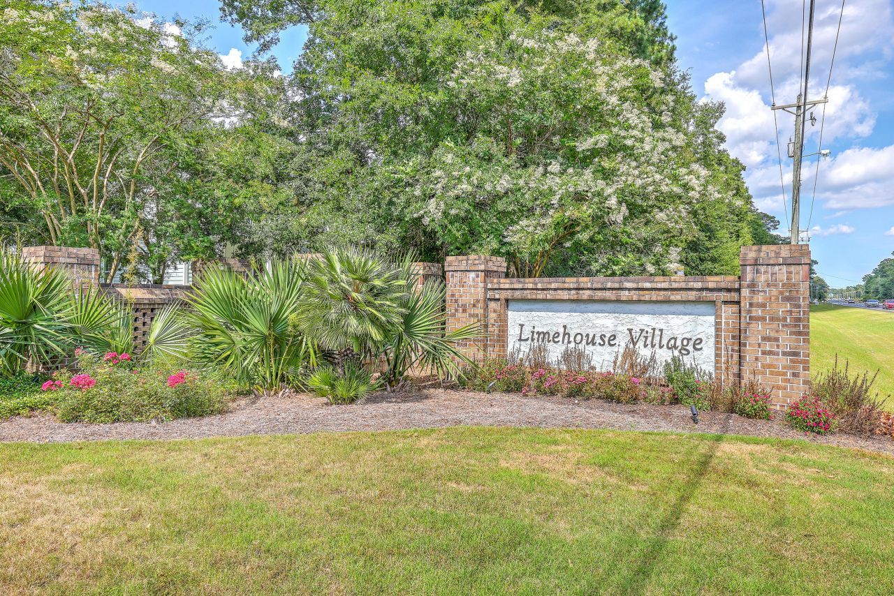 81 Red Bluff Street Photo 40