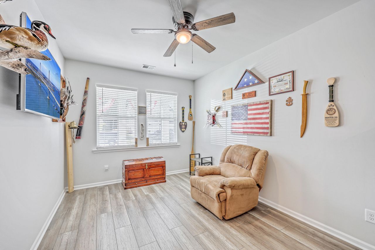 81 Red Bluff Street Photo 8